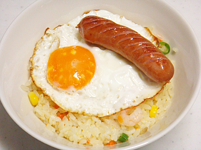 【塾前】えびピラフでソーセージ丼
