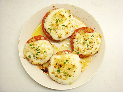 トマトとモッツァレラのグラチネ